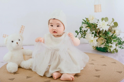 借卵生子机构宝宝正常体重和身高